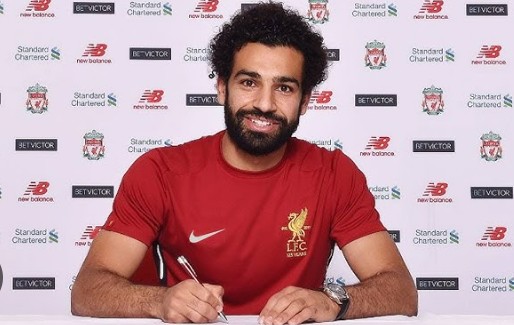 ▲ 재계약을 하는 살라 합성 사진  ⓒ리버풀 팬 유튜브