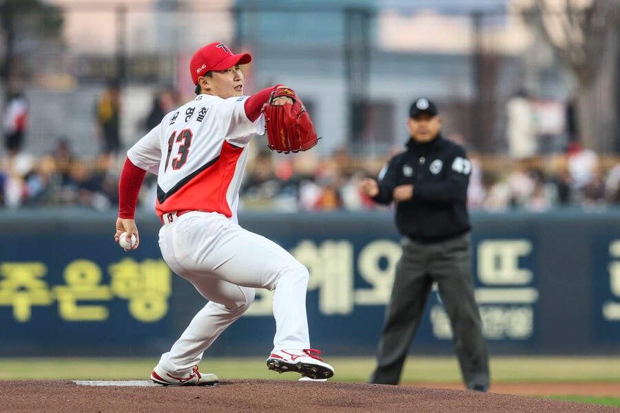 ▲ 윤영철은 시즌 첫 2경기에서 평균자책점 24.00이라는 최악의 부진에 빠져 있다 ⓒKIA타이거즈