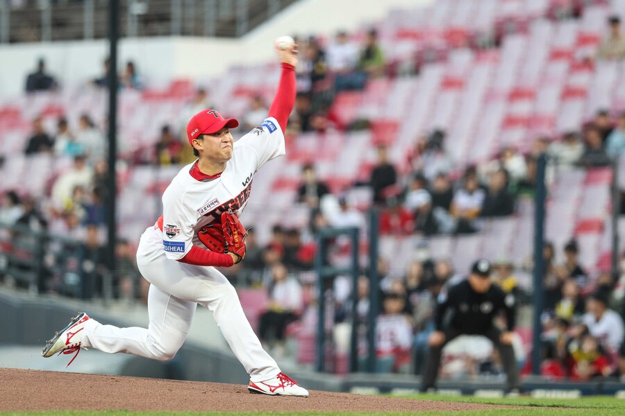 ▲ 첫 두 경기에서 부진한 윤영철은 다음 등판에서의 성과가 관심을 모으고 있다 ⓒKIA타이거즈