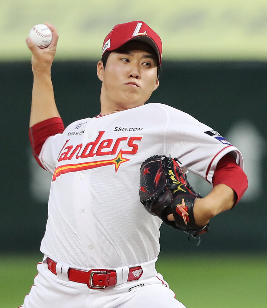 ▲ 선발 부상 강판의 위기에서 등판해 눈부신 활약을 선보인 최민준 ⓒSSG랜더스