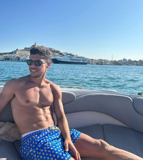 ▲  ⓒ솔로몬 SNS