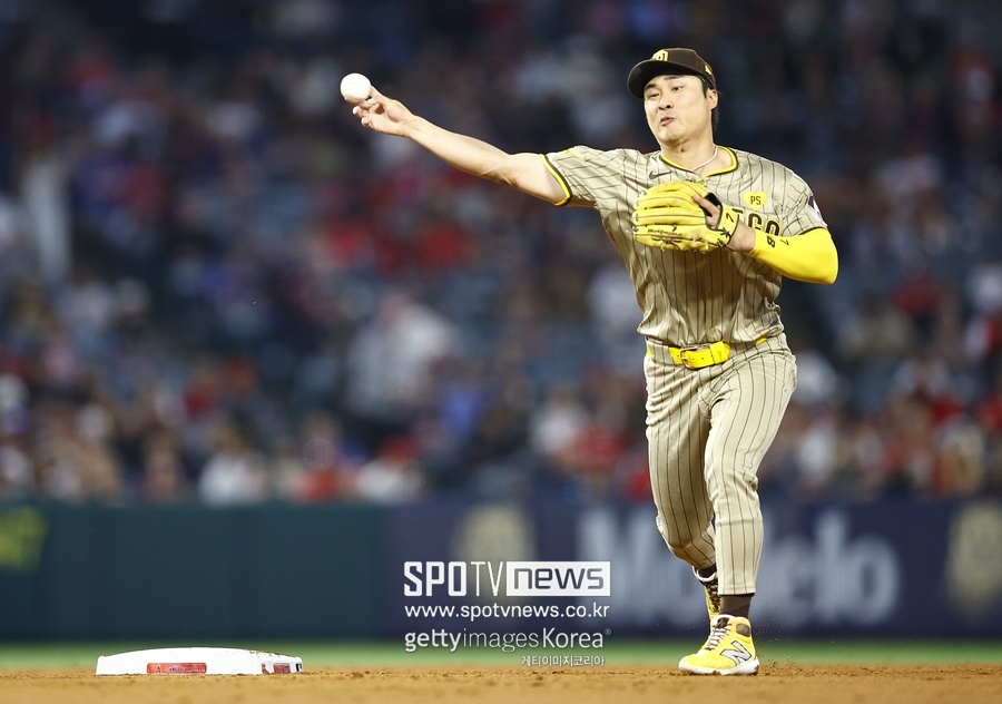 ▲ 건강만 하면 김하성 수비는 메이저리그 최정상급이다. 내야 다양한 포지션에서 최고 수준의 수비력을 자랑하는 게 가장 큰 강점이다.