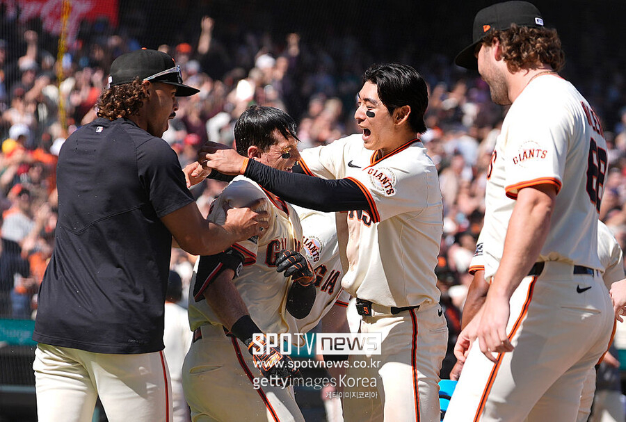 ▲ 이정후는 이미 팀원들에 완벽하게 녹아 들었고, 팀원들은 이정후의 기량과 성품에 호평을 아끼지 않고 있다