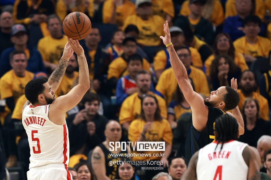 ▲ 벤블릿의 3점슛이 터졌다.