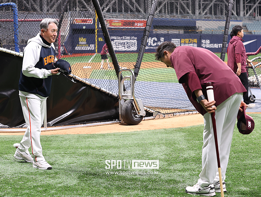 ▲ 김경문 감독 홍원기 감독 ⓒ곽혜미 기자