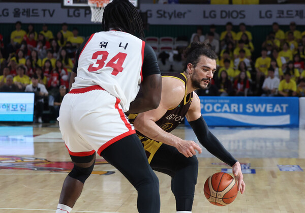 ▲ 서울SK가 창원LG와의 챔피언결정 4차전을 이기고 1승 3패로 승부를 5차전으로 끌고 갔다. ⓒ연합뉴스