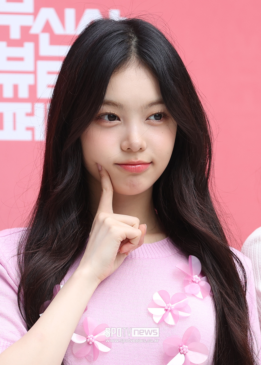 포토S] 하츠투하츠 이안, '예뻐도 너무 예뻐' < 현장취재기사 < 포토 < 연예 < 기사본문 - SPOTV NEWS