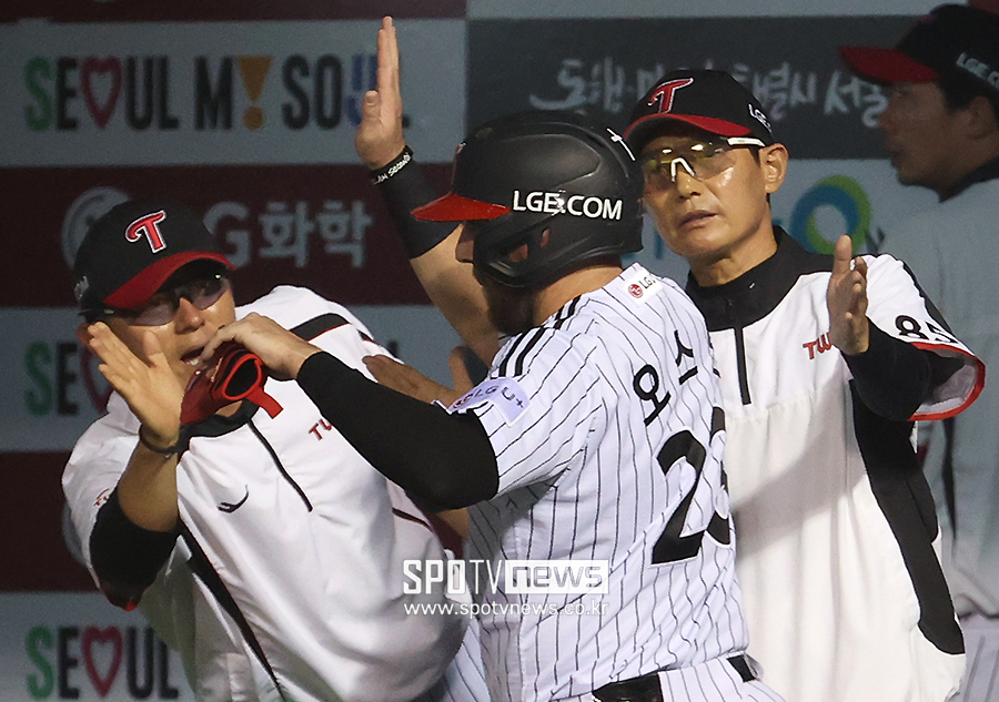 ▲ 염경엽 감독 오스틴 ⓒ곽혜미 기자