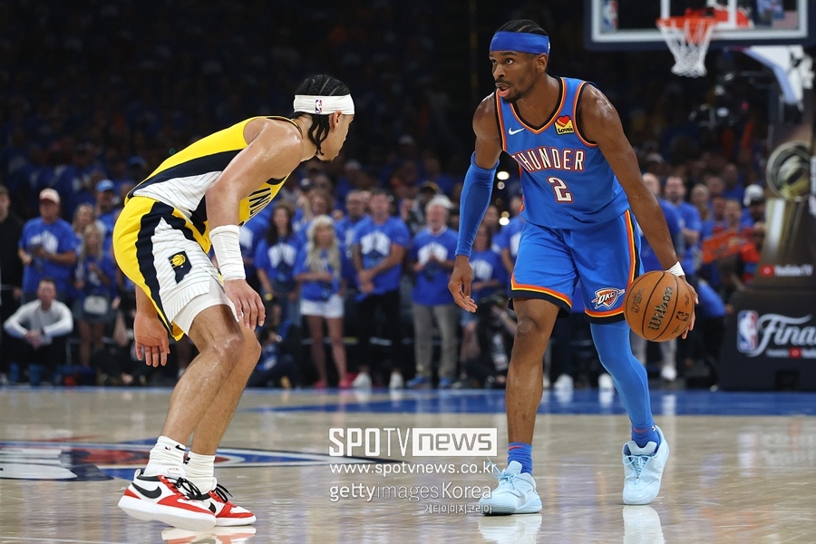 ▲ 샤이 길저스 알렉산더(오른쪽).