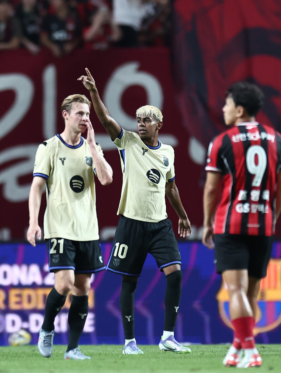 ▲ 31일 오후 서울월드컵경기장에서 FC서울과 FC바르셀로나의 친선경기가 열렸다. 라민 야말이 2골을 터뜨리며 이름값을 톡톡히 한 바르셀로나가 조영욱과 야잔의 골로 반격한 서울에 7-3으로 이겼다. ⓒ 연합뉴스