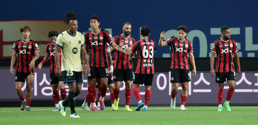 ▲ 31일 오후 서울월드컵경기장에서 FC서울과 FC바르셀로나의 친선경기가 열렸다. 라민 야말이 2골을 터뜨리며 이름값을 톡톡히 한 바르셀로나가 조영욱과 야잔의 골로 반격한 서울에 7-3으로 이겼다. ⓒ 연합뉴스