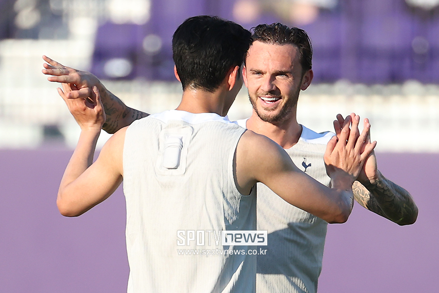 ▲ 제임스 메디슨 손흥민 ⓒ곽혜미 기자