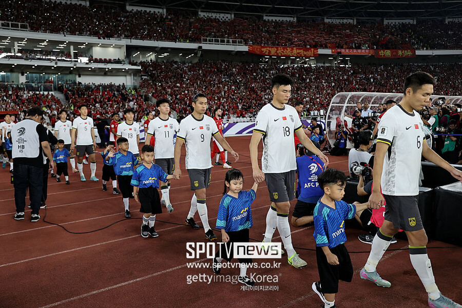 ▲ 중국은 이번에도 월드컵 진출에 실패했다. 지난 10일 충칭에서 펼친 아시아지역 3차예선 최종전에서 바레인을 꺾고 유종의 미는 거뒀으나, 목표 달성으로 이어지지 않았다. 상위 1~2위에 주어지는 월드컵 본선 직행 티켓은 일찌감치 놓친 가운데 플레이오프 격인 4차예선에 나설 조 3~4위 진입에도 실패했다. 그저 조 최하위 탈출에 만족해야 했다.