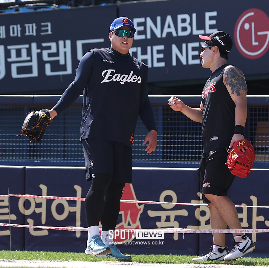 ▲ 류현진 박동원 ⓒ곽혜미 기자