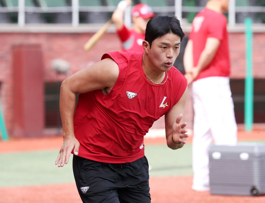 ▲ 스스로의 혹독한 노력과 코칭스태프의 지원 속에 한 단계 성장했다는 평가를 받는 조형우 ⓒSSG랜더스