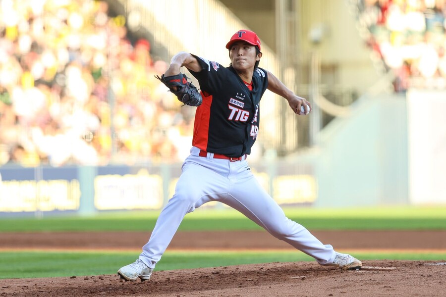 ▲ 이의리는 패스트볼의 위력이 더 좋아졌고, 변화구의 움직임 또한 예전의 위력을 간직하고 있다 ⓒKIA타이거즈