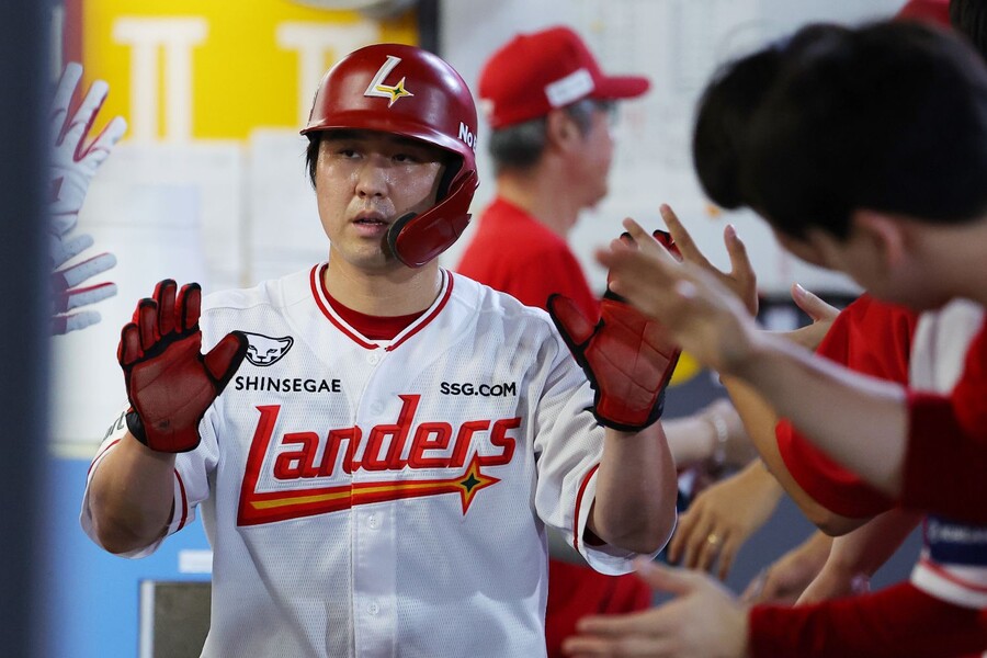 ▲ SSG 최정이 12일 키움전 이후 5일 만에 선발 출전한다. ⓒ연합뉴스