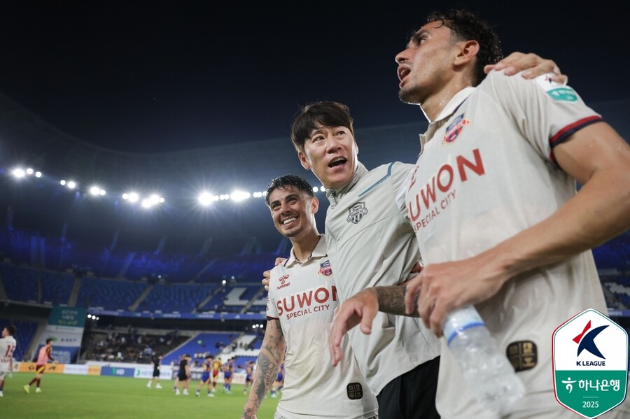 ▲ 여름 들어 5경기 연속골을 몰아치며 12골로 K리그1 개인 득점 2위로 올라선 수원FC의 싸박. 김은중 감독의 지도 아래 매서운 득점 페이스를 찾으면서 수원FC의 상승세에 기여하고 있다. ⓒ 한국프로축구연맹