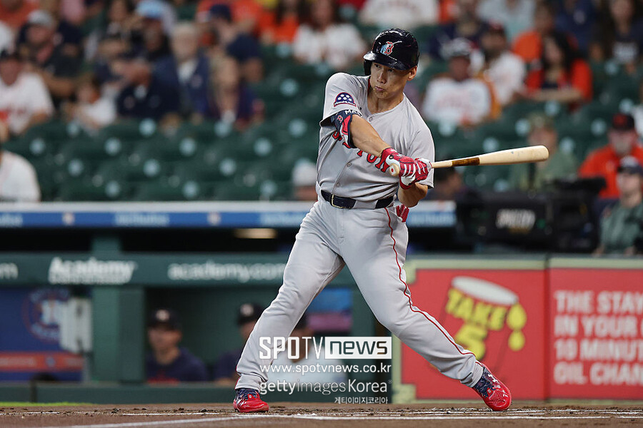 ▲ 이미 수비 포지션을 잃은 요시다는 설상가상으로 공격 성적까지 떨어지며 위기론이 불거지고 있다