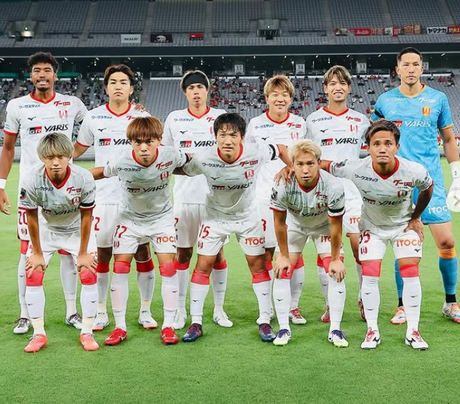 ▲ J1리그 나고야 그램퍼스는 21일(한국시간) 구단 공식 홈페이지를 통해 "구단은 잉글랜드 프리미어리그 소속의 에버튼과 전략적 파트너십을 체결했다. 이번 파트너십은 에버튼과 AS로마(이탈리아)의 공식 주주인 댄 프리드킨 그룹과 관계를 기반으로 체결됐으며, AS로마에 이어 맺어진 새로운 파트너십이다. 이로써 나고야는 차세대 선수 육성 및 국제 교류, 사업 제휴의 기회를 한 층 더 확대해 나갈 것이다"라고 발표했다. ⓒ나고야