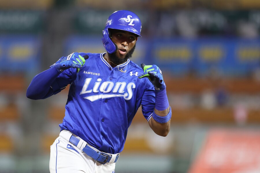▲ 올 시즌 리그 홈런왕을 일찌감치 예약한 르윈 디아즈 ⓒ삼성라이온즈