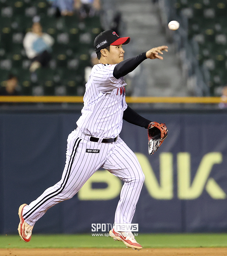 ▲ LG 구단 역사상 최고의 3루수가 될 가능성을 내비치고 있는 문보경 ⓒ곽혜미 기자
