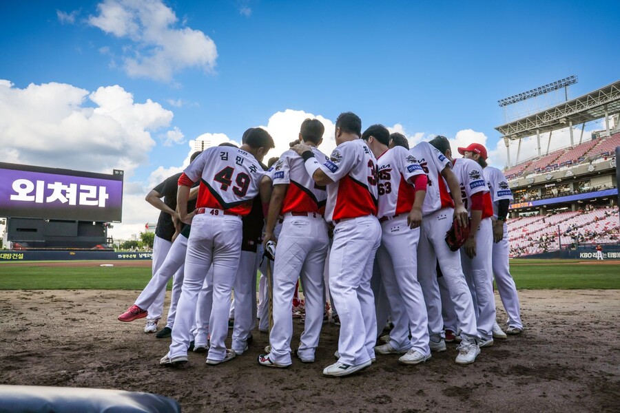 ▲ 전년도 한국시리즈 우승 팀이 다음 해 포스트시즌 진출에 실패할 위기에 처한 KIA ⓒKIA타이거즈