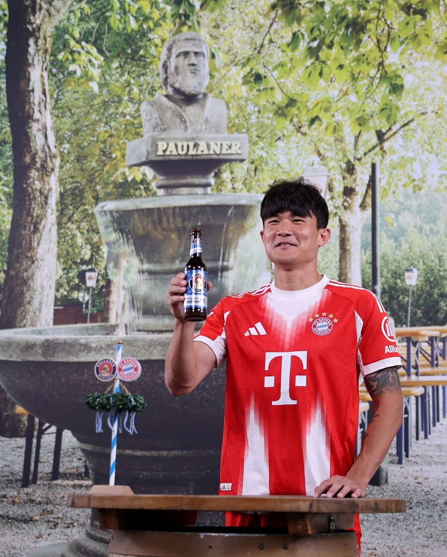 ▲ 김민재는 2023년 여름 나폴리(이탈리아)에서 바이에른 뮌헨으로 이적하며 5,000만 유로(약 805억 원)의 이적료를 기록했다. 분데스리가 수비수 최고액에 해당하는 금액이다. 하지만 아킬레스건 부상과 팀 전술 적응 문제, 일부 부진한 경기력이 겹치며 “이적료 대비 활약이 아쉽다”는 평이 이어졌다. ⓒ 연합뉴스/REUTERS