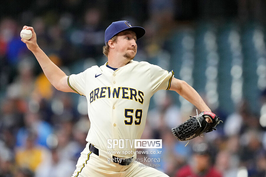 ▲ 밀워키 브루어스와 계약한 당일 데뷔전을 치른 에릭 페디.