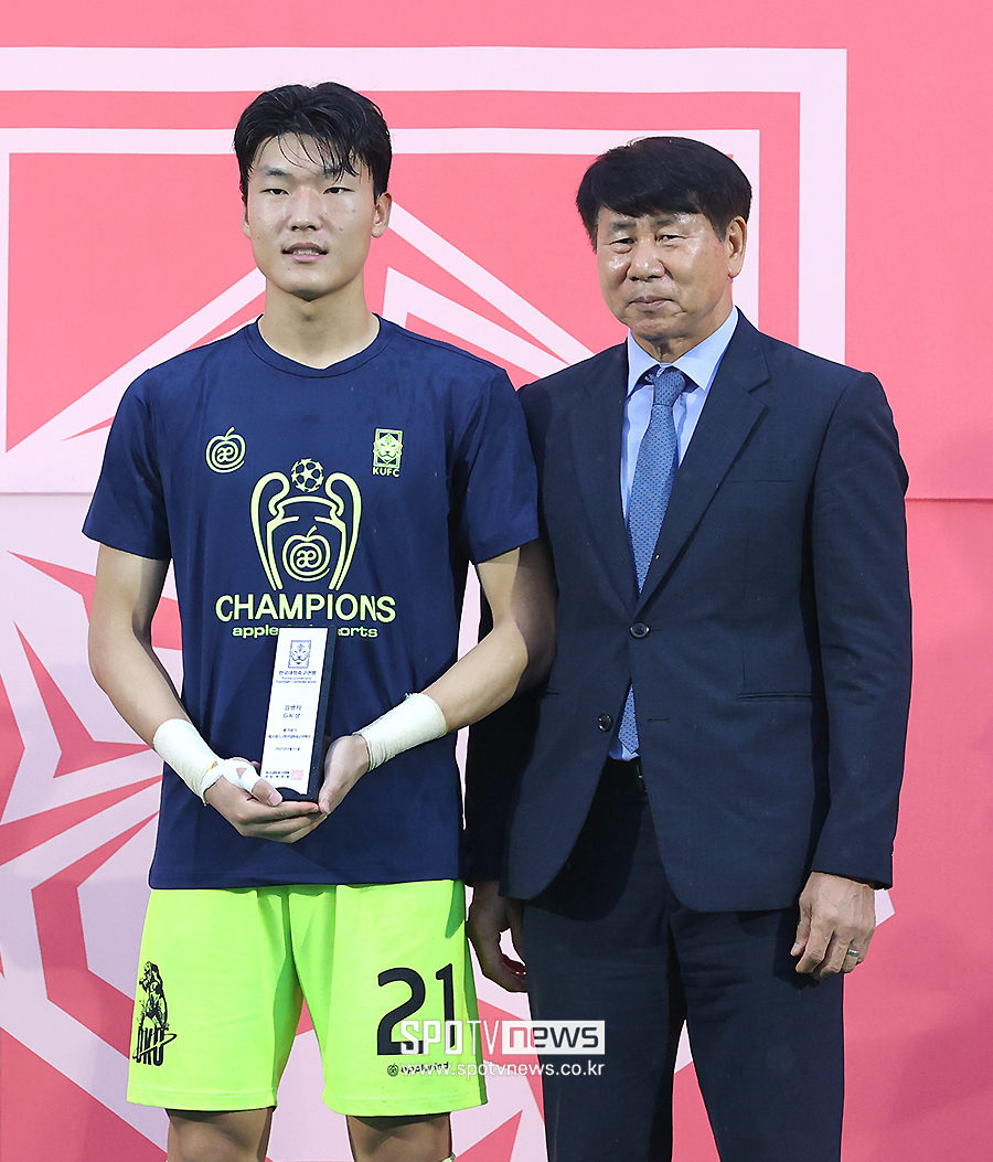 ▲ 단국대 강태웅 대한축구협회 김현태 경기위원장 ⓒ곽혜미 기자