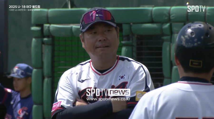 ▲ 대만의 득점 인정에 망연자실한 석수철 감독 ⓒ 중계 화면 캡처
