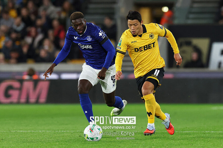 ▲ 황희찬은 4-3-3 대형 왼쪽 측면 공격수로 선발 출격해 후반 23분까지 뛰었다. 총 4차례 슈팅을 기록했지만 단 한 번도 유효슈팅으로 연결하진 못했다.