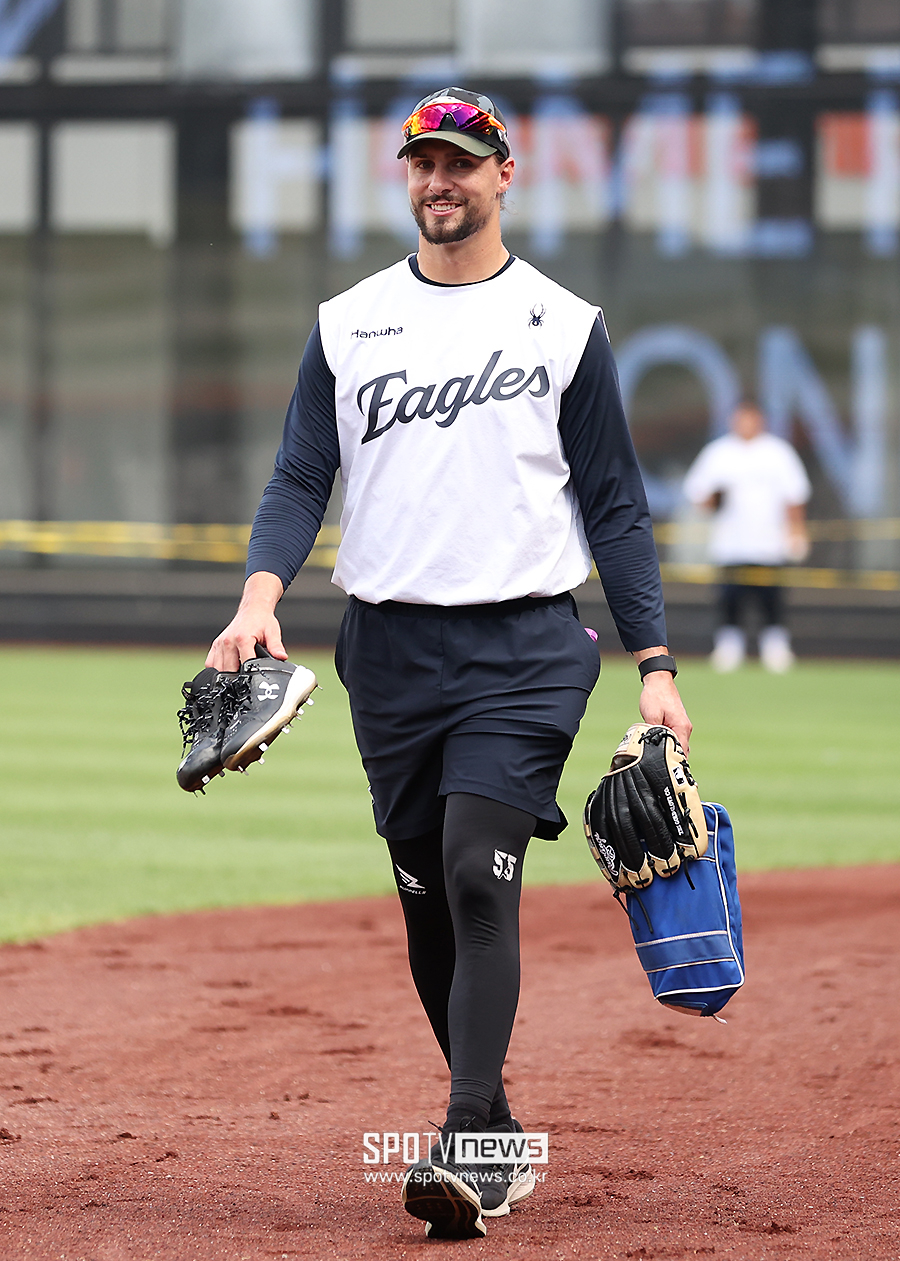 ▲ 25일 두산전에 등판해 현재의 좋은 흐름을 이어 가야 하는 중책을 맡은 라이언 와이스 ⓒ곽혜미 기자