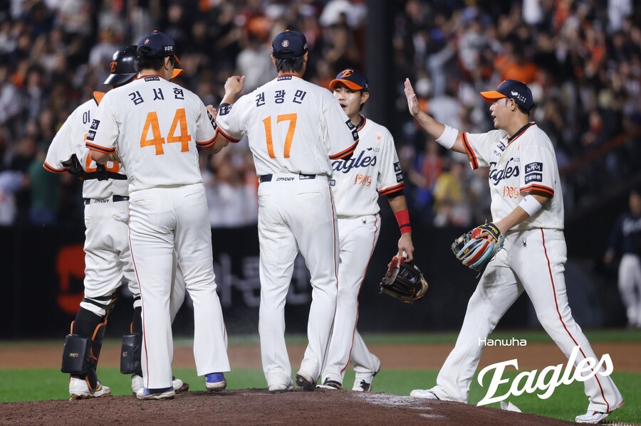 ▲ 한화는 9월 26일 LG전 승리로 창단 후 단일 시즌 최다승 타이기록을 세웠다. 1992년에 이어 올해도 81승을 달성했다. ⓒ 한화 이글스