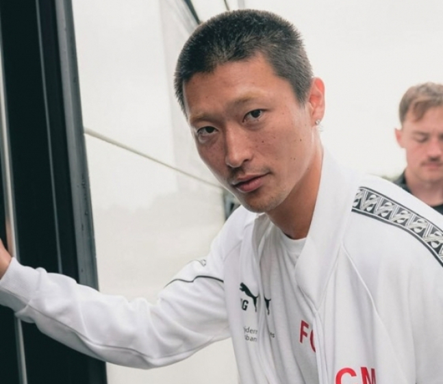 조규성의 최근 활약은 단순한 득점 행진 이상의 감동을 준다. 부상과 합병증, 449일의 공백, 체중 급감과 뼈를 깎는 재활을 딛고 다시 정상 무대에 선 것이다. 지금도 여전히 경기력을 끌어올리는 과정에 있지만, 복귀 이후 미트윌란의 핵심 공격수로 자리매김하고 있다. ⓒ 미트윌란