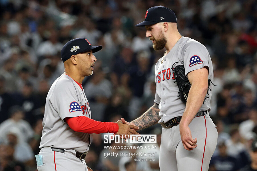 ▲ 교체되는 계릿 크로셰. 7.2이닝 동안 양키스 타선을 1실점으로 제압했다.