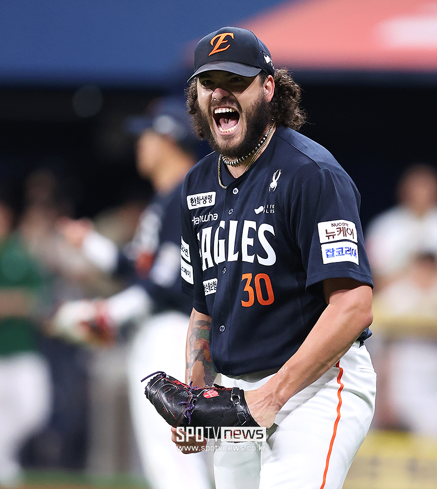 ▲ 폰세는 1일 인천 SSG전에서 3개 이상의 삼진을 더 잡아내면 탈삼진 타이틀을 확정한다 ⓒ곽혜미 기자