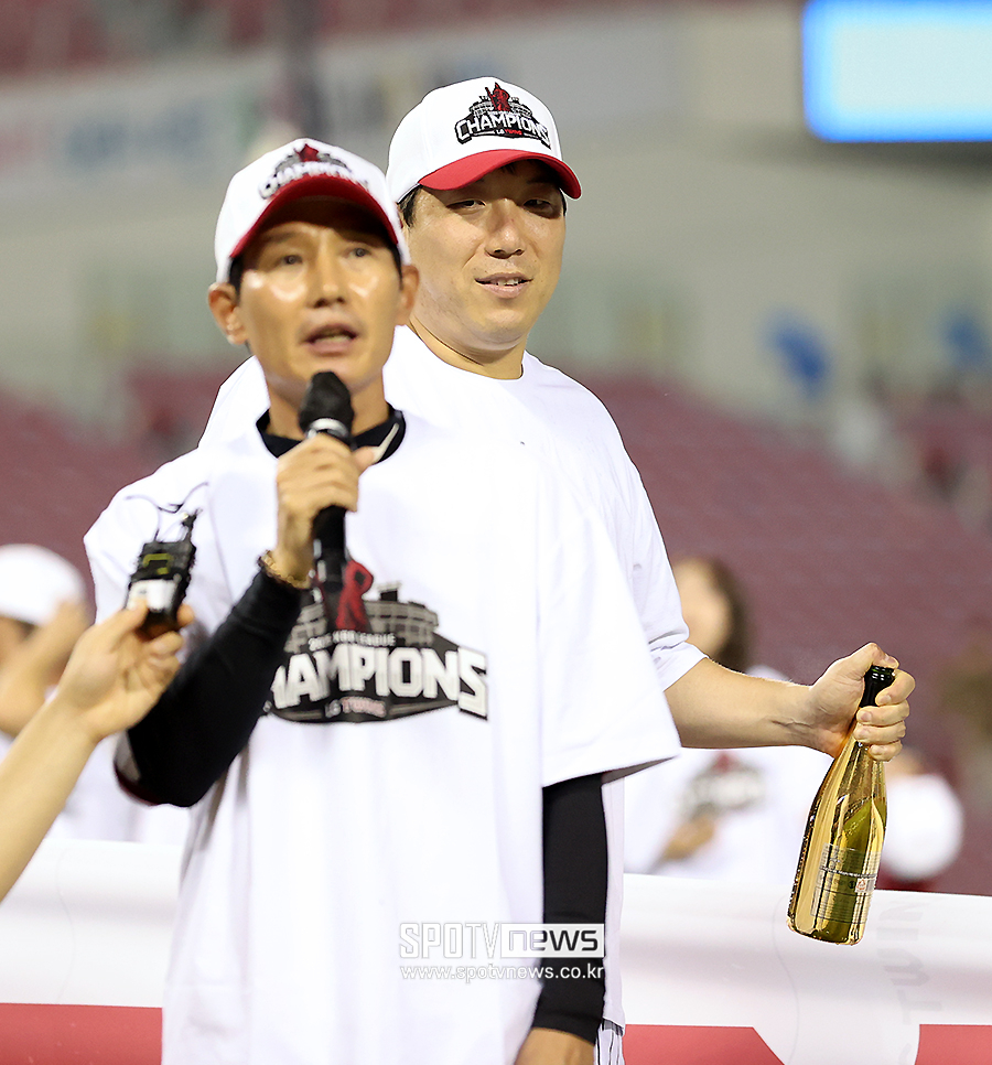 ▲ 김현수 염경엽 감독 ⓒ곽혜미 기자