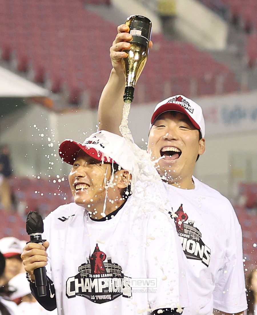 ▲ 김현수 염경엽 감독 ⓒ곽혜미 기자