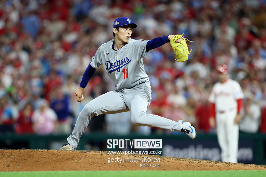 ▲ 7일 필라델피아와 디비전시리즈 2차전에서 세이브를 거두며 팀 승리를 지킨 사사키 로키