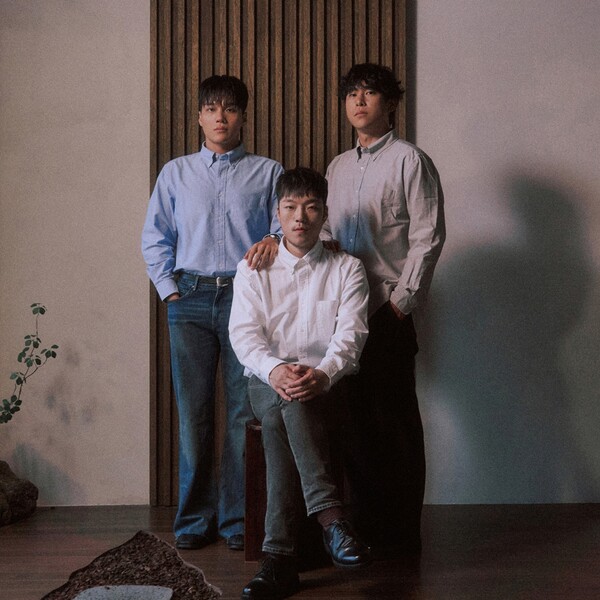 ▲ 장덕철이 데뷔 10주년을 맞아 정규 앨범을 준비하는 가운데, 수록곡 '이사'를 선공개 싱글로 오는 16일 오후 6시 발표한다. 제공|레이벡스