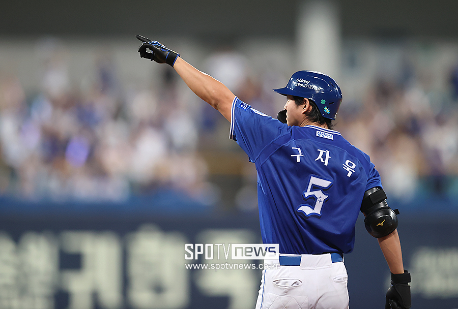 ▲ 올 시즌 포스트시즌 들어 안타를 때리지 못하고 있는 구자욱은 그 반등 시점이 관심을 모으고 있다 ⓒ곽혜미 기자