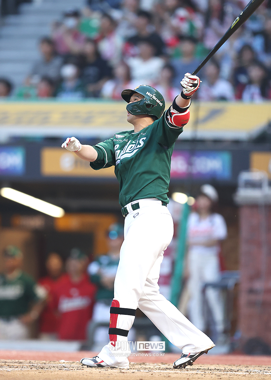 ▲ 1차전에 이렇다 할 활약을 하지 못한 최정은 이제 팀 타선을 이끌어야 한다 ⓒ곽혜미 기자