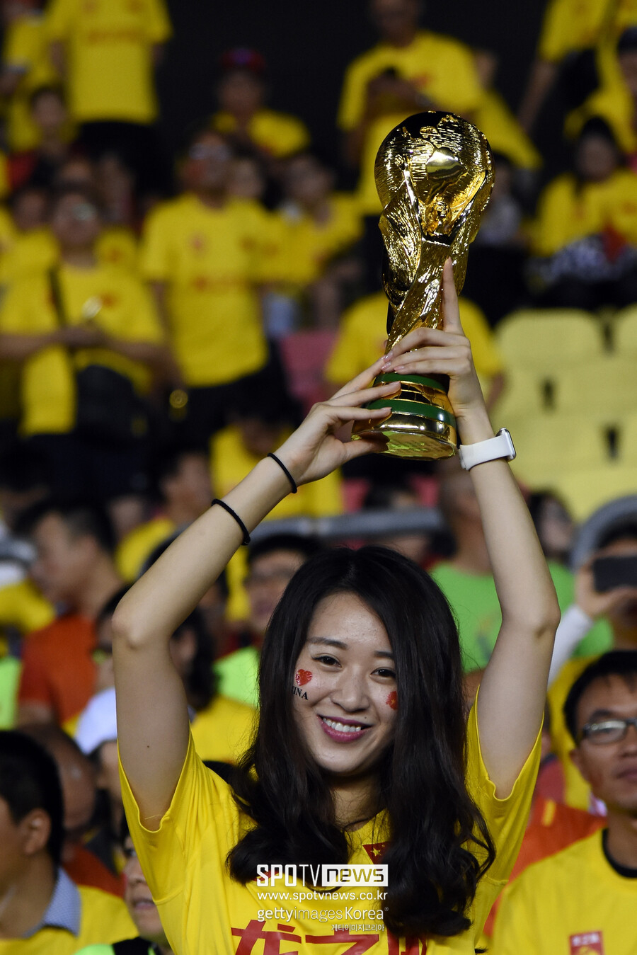 ▲ 월드컵은 내년부터 큰 변화가 있다. 1998년 프랑스 월드컵에서 32개국 체제로 확대된 이후, 2026년 북중미 월드컵에서 48개국이 본선에 오른다. FIFA는 여기서 한 발 더 나아가 2030년 대회를 ‘역대급 확장판’으로 치르려는 계획을 세우고 있다.