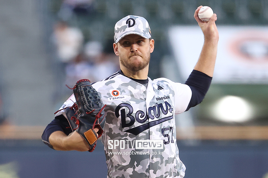 ▲ 콜어빈은 예상치 못한 제구 난조로 흔들리는 등 심리적으로도 힘든 시기를 보낸 끝에 성공하지 못했다 ⓒ곽혜미 기자