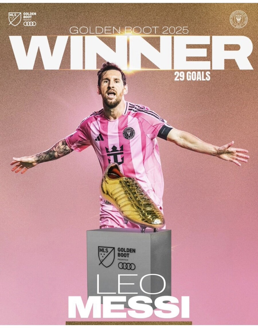 ▲ 메시는 득점왕을 확정한 해트트릭으로 올 시즌에만 열번째 멀티골을 작성했다. 이는 리그 역사상 단일 시즌 최다 기록이다. 기존 기록은 스턴 존(1998), 마마두 디알로(2000), 즐라탄 이브라히모비치(2019)가 세운 8회였다. 또한 메시의 시즌 성적은 29골 19도움으로 공격포인트 48개에 달한다. ⓒ MLS