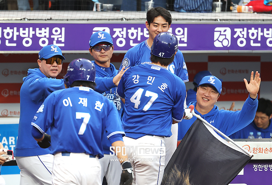 ▲ 박진만 감독 강민호 ⓒ곽혜미 기자