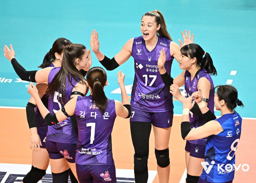 ▲ 흥국생명 선수들 ⓒKOVO