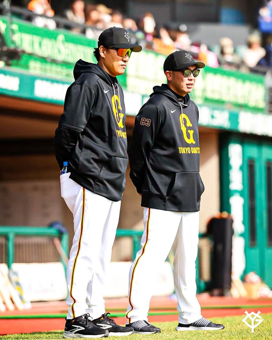 ▲ 이승엽 요미우리 임시코치와 아베 신노스케 요미우리 감독 ⓒ요미우리 자이언츠 공식 SNS