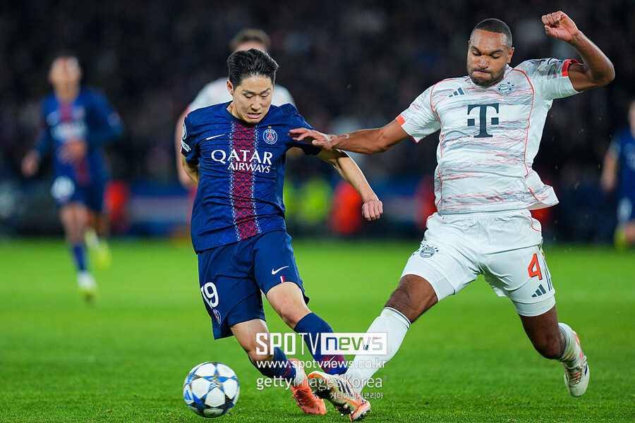 ▲ 코리안 더비의 승리는 김민재가 챙겼다. 하지만 이강인의 활약은 바이에른 뮌헨을 힘들게 하기에 충분했다. 이강인은 경기 내내 날카로운 왼발을 과시하며 어시스트까지 작렬했다.